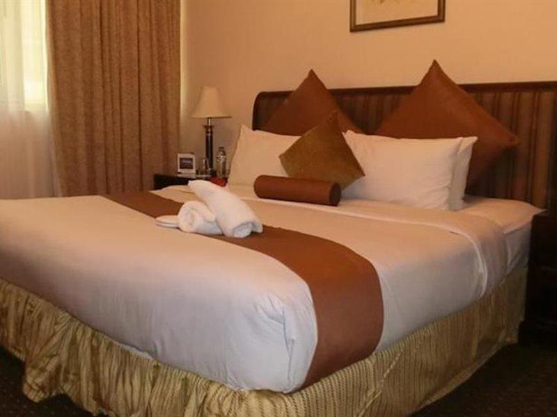 Al Muraqabat Plaza Hotel Apartments Дубай Экстерьер фото