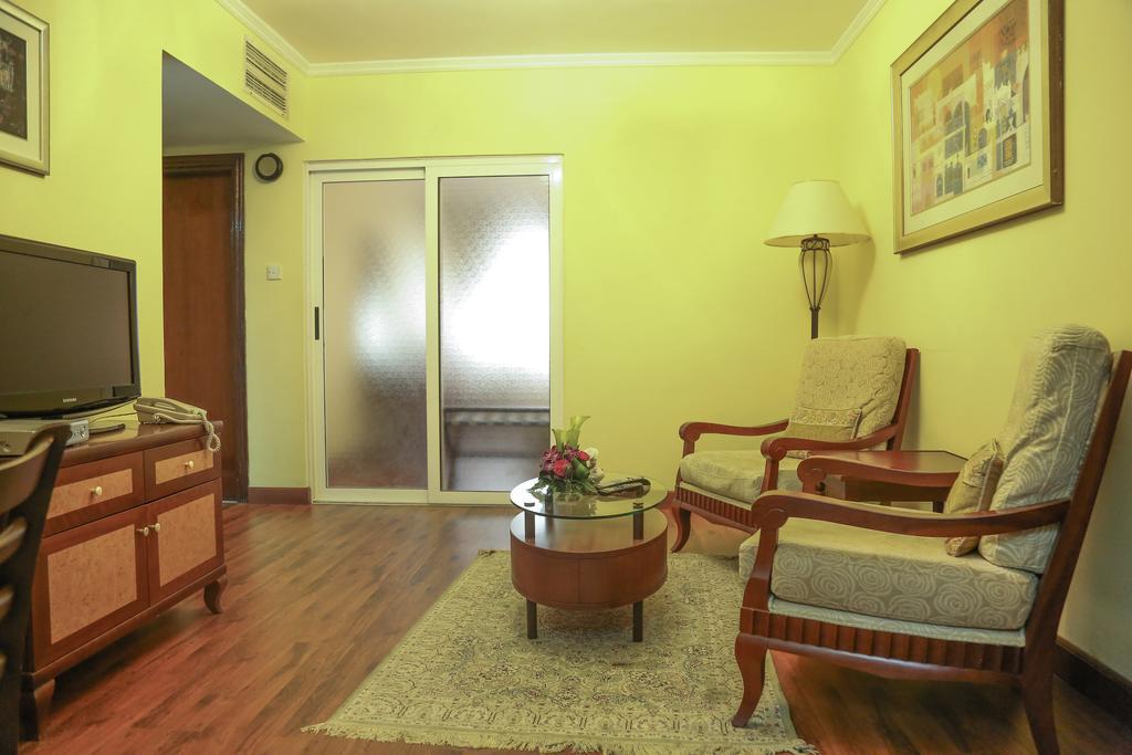 Al Muraqabat Plaza Hotel Apartments Дубай Экстерьер фото